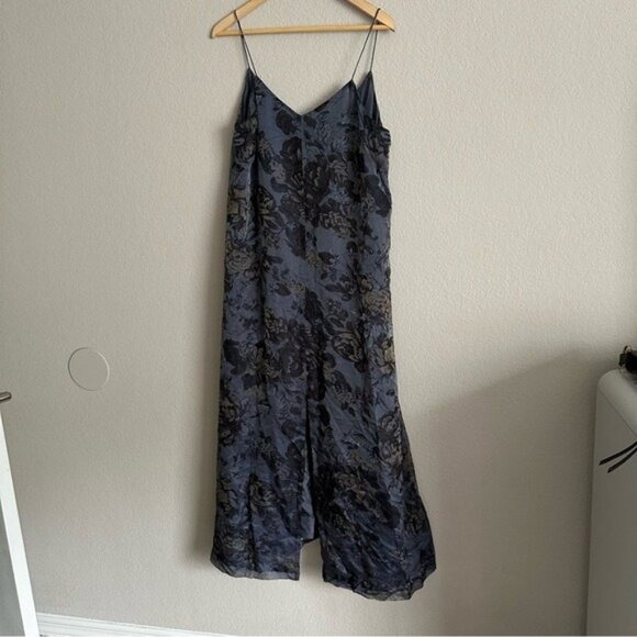 Elegant Black Floral Dress - Picture 2 of 13